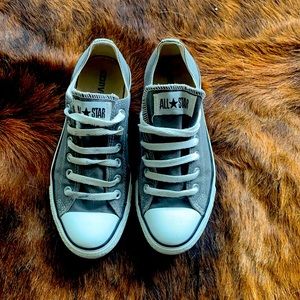 Converse shoe women’s size 7
